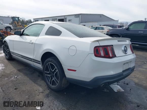 ✅ 2011 Ford Mustang Premium • VIN: 1ZVBP8AM8B5130213 • Lot: 43757998. Listed on IAAI with 146,934 mi. Free auction sales archive from the USA and detailed vehicle history report at DreamBid. Image 3.