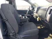 ✅ 2018 Chevrolet Silverado 1500 LT • VIN: 3GCPCREH9JG312968 • Lot: 43688503. Wystawiony na IAAI z przebiegiem 110 456 mil. Bezpłatny archiwum sprzedaży aukcyjnych z USA i szczegółowy raport historii pojazdu na DreamBid. Zdjęcie 5.