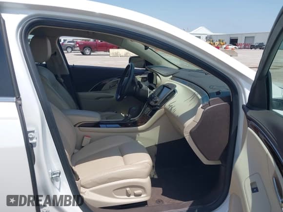 ✅ 2016 Buick LaCrosse Leather • VIN: 1G4GB5G36GF229758 • Лот: 42868798. Опубликован ранее на IAAI с пробегом 55 377 миль. Бесплатный доступ к архиву аукционных продаж из США и подробный отчёт об истории автомобиля на DreamBid. Изображение 5.