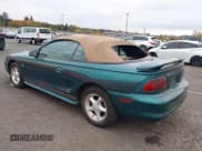 ✅ 1998 Ford Mustang • VIN: 1FAFP4442WF250457 • Lot: 43566860. Wystawiony na IAAI z przebiegiem 89 554 mil. Bezpłatny archiwum sprzedaży aukcyjnych z USA i szczegółowy raport historii pojazdu na DreamBid. Zdjęcie 3.