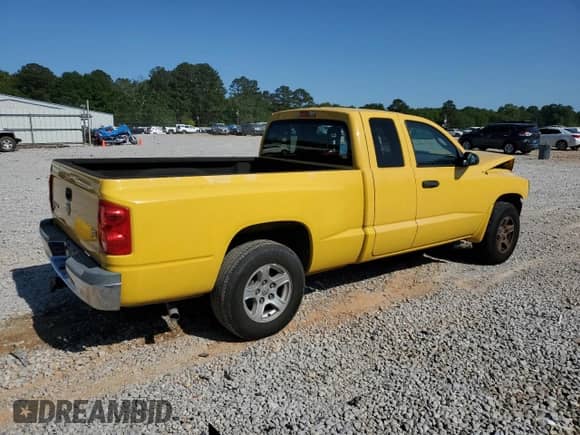 2006 Dodge Dakota SLT with VIN 1D7HE42N76S566289, listed as a Copart auction lot 53331365 with 33,681 mi miles and Salvage title. Bid and sale history available at DreamBid. Image 3.