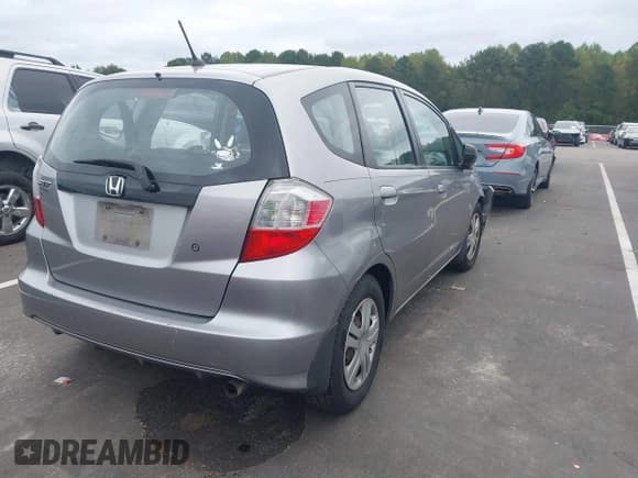 ✅ 2009 Honda Fit • VIN: JHMGE88289S055025 • Lot: 43424630. Wystawiony na IAAI z przebiegiem 319 864 mil. Bezpłatny archiwum sprzedaży aukcyjnych z USA i szczegółowy raport historii pojazdu na DreamBid. Zdjęcie 4.