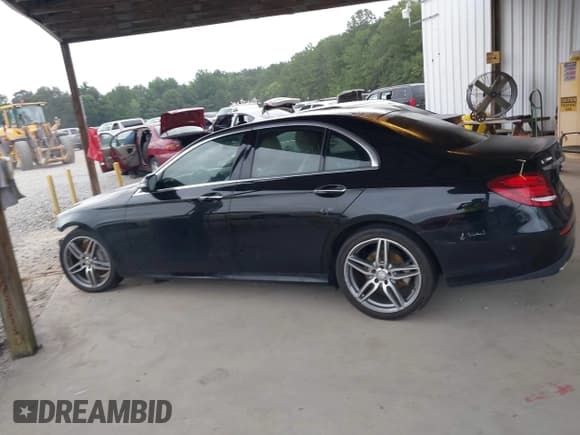 ✅ 2017 Mercedes-Benz E 300 Luxury • VIN: WDDZF4JB4HA219889 • Lot: 42659914. Listed on IAAI with 132,536 mi. Free auction sales archive from the USA and detailed vehicle history report at DreamBid. Image 14.