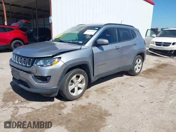 ✅ 2018 Jeep Compass Latitude • VIN: 3C4NJCBB7JT411001 • Lot: 42217514. Listed on IAAI with 140,744 mi. Free auction sales archive from the USA and detailed vehicle history report at DreamBid. Image 2.