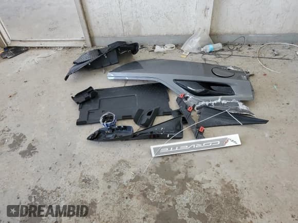 ✅ 2015 Chevrolet Corvette Z51 3LT • VIN: 1G1YL2D74F5118456 • Lot: 59289165. Listed on Copart with 70,235 mi. Free auction sales archive from the USA and detailed vehicle history report at DreamBid. Image 12.