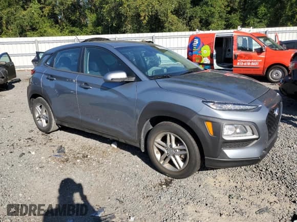 ✅ 2021 Hyundai Kona SE • VIN: KM8K12AA9MU708783 • Лот: 72770984. Опубликован ранее на Copart с пробегом 12 919 миль. Бесплатный доступ к архиву аукционных продаж из США и подробный отчёт об истории автомобиля на DreamBid. Изображение 4.