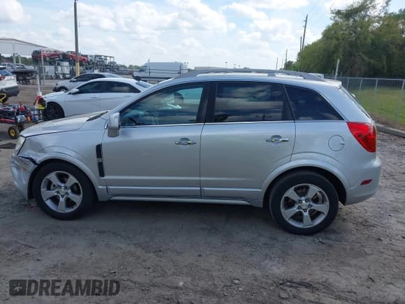 ✅ 2014 Chevrolet Captiva Sport LTZ • VIN: 3GNAL4EK5ES565882 • Lot: 41803119. Wystawiony na IAAI z przebiegiem 108 593 mil. Bezpłatny archiwum sprzedaży aukcyjnych z USA i szczegółowy raport historii pojazdu na DreamBid. Zdjęcie 14.