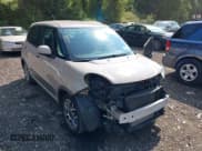 ✅ 2015 FIAT 500L Urbana Trekking • VIN: ZFBCFADH6FZ032573 • Lot: 43235024. Wystawiony na IAAI z przebiegiem 72 656 mil. Bezpłatny archiwum sprzedaży aukcyjnych z USA i szczegółowy raport historii pojazdu na DreamBid. Zdjęcie 6.