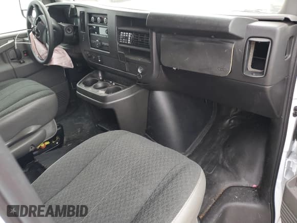 ✅ 2025 GMC Savana Cargo • VIN: 1GTW7AFP6S1217789 • Лот: 93034565. Опубликован ранее на Copart с пробегом Не указан. Бесплатный доступ к архиву аукционных продаж из США и подробный отчёт об истории автомобиля на DreamBid. Изображение 8.