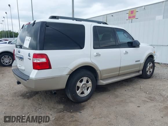 ✅ 2007 Ford Expedition Eddie Bauer • VIN: 1FMFU18517LA11176 • Лот: 42167558. Опубликован ранее на IAAI с пробегом 238 839 миль. Бесплатный доступ к архиву аукционных продаж из США и подробный отчёт об истории автомобиля на DreamBid. Изображение 4.