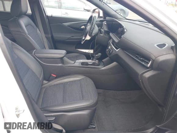 ✅ 2024 Buick Envista Preferred • VIN: KL47LAE20RB207859 • Lot: 42483207. Wystawiony na IAAI z przebiegiem 34 611 mil. Bezpłatny archiwum sprzedaży aukcyjnych z USA i szczegółowy raport historii pojazdu na DreamBid. Zdjęcie 5.