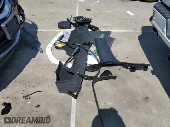 ✅ 2025 GMC Sierra 1500 Denali • VIN: 3GTUUGEL0SG109459 • Лот: 62396645. Опубликован ранее на Copart с пробегом 15 410 миль. Бесплатный доступ к архиву аукционных продаж из США и подробный отчёт об истории автомобиля на DreamBid. Изображение 13.