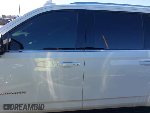 ✅ 2021 Chevrolet Suburban LT • VIN: 1GNSKCKD7MR363487 • Lot: 41669481. Wystawiony na IAAI z przebiegiem 89 484 mil. Bezpłatny archiwum sprzedaży aukcyjnych z USA i szczegółowy raport historii pojazdu na DreamBid. Zdjęcie 14.