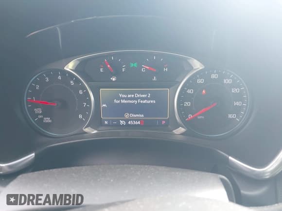 ✅ 2020 Chevrolet Equinox Premier • VIN: 3GNAXPEX7LS587591 • Lot: 43527189. Wystawiony na IAAI z przebiegiem 45 364 mil. Bezpłatny archiwum sprzedaży aukcyjnych z USA i szczegółowy raport historii pojazdu na DreamBid. Zdjęcie 7.