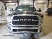 ✅ 2024 Ram 2500 Tradesman • VIN: 3C6UR5HJ4RG143681 • Lot: 71713555. Wystawiony na Copart z przebiegiem 36 095 mil. Bezpłatny archiwum sprzedaży aukcyjnych z USA i szczegółowy raport historii pojazdu na DreamBid. Zdjęcie 10.