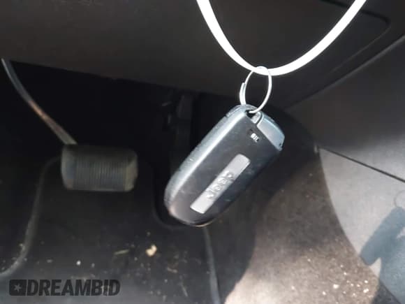 ✅ 2015 Jeep Grand Cherokee Laredo • VIN: 1C4RJFAG7FC711222 • Лот: 43140840. Опубликован ранее на IAAI с пробегом 113 485 миль. Бесплатный доступ к архиву аукционных продаж из США и подробный отчёт об истории автомобиля на DreamBid. Изображение 11.