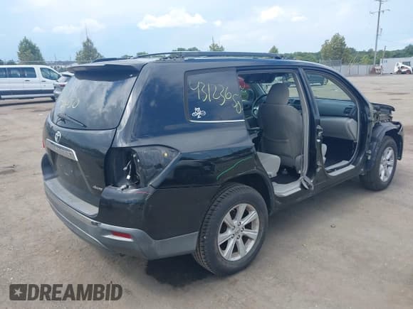 ✅ 2012 Toyota Highlander • VIN: 5TDBK3EH8CS093712 • Лот: 43123650. Опубликован ранее на IAAI с пробегом 241 273 миль. Бесплатный доступ к архиву аукционных продаж из США и подробный отчёт об истории автомобиля на DreamBid. Изображение 4.