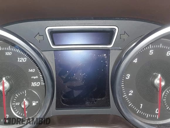 ✅ 2018 Mercedes-Benz GL 450 • VIN: 4JGDF6EE6JA998590 • Лот: 41979357. Опубликован ранее на IAAI с пробегом Не указан. Бесплатный доступ к архиву аукционных продаж из США и подробный отчёт об истории автомобиля на DreamBid. Изображение 15.