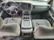 ✅ 2004 Chevrolet Silverado 1500 LS • VIN: 2GCEC19T341217360 • Lot: 93074355. Listed on Copart with 130,698 mi. Free auction sales archive from the USA and detailed vehicle history report at DreamBid. Image 8.