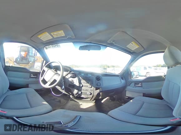 ✅ 2014 Ford F-150 XL • VIN: 1FTMF1CM1EKF33426 • Lot: 84061805. Wystawiony na Copart z przebiegiem 104 207 mil. Bezpłatny archiwum sprzedaży aukcyjnych z USA i szczegółowy raport historii pojazdu na DreamBid. Zdjęcie 14.