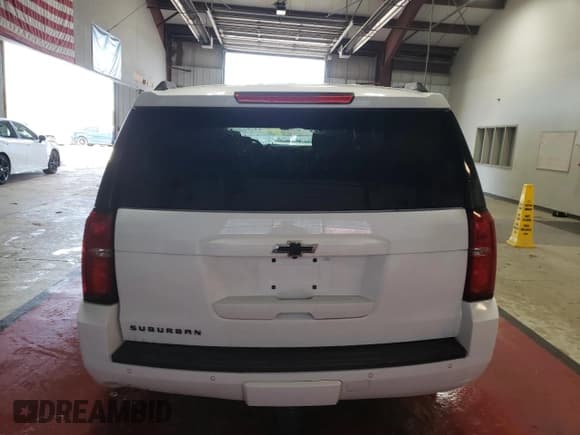 ✅ 2019 Chevrolet Suburban LT • VIN: 1GNSKHKC1KR212629 • Lot: 79246744. Wystawiony na Copart z przebiegiem 82 974 mil. Bezpłatny archiwum sprzedaży aukcyjnych z USA i szczegółowy raport historii pojazdu na DreamBid. Zdjęcie 6.