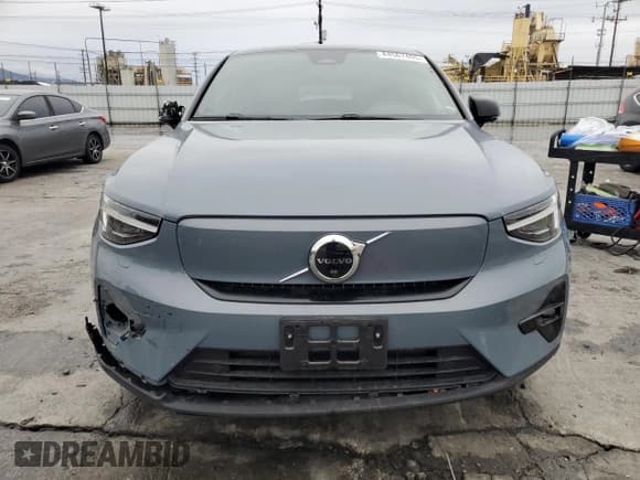 ✅ 2023 Volvo C40 Ultimate • VIN: YV4ED3GM3P2053467 • Лот: 44567405. Опубликован ранее на Copart с пробегом 9 630 миль. Бесплатный доступ к архиву аукционных продаж из США и подробный отчёт об истории автомобиля на DreamBid. Изображение 5.