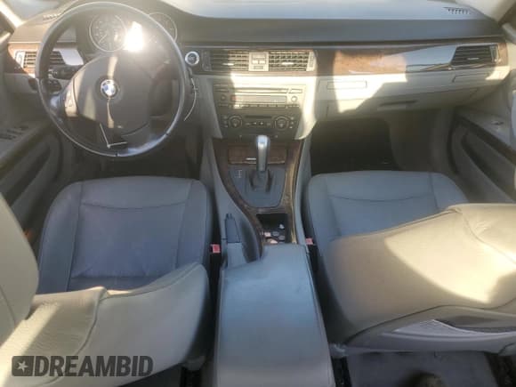 ✅ 2006 BMW 3 Series 325i • VIN: WBAVB175X6NK40432 • Lot: 76730424. Wystawiony na Copart z przebiegiem 168 119 mil. Bezpłatny archiwum sprzedaży aukcyjnych z USA i szczegółowy raport historii pojazdu na DreamBid. Zdjęcie 8.