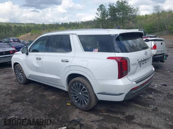 2025 Hyundai Palisade Calligraphy z VIN KM8R74GE8SU828199, wystawiony jako IAAI lot #41939641 z przebiegiem 16 939 mil mil oraz . Historia ofert i sprzedaży dostępna na DreamBid. Obrazek 14.