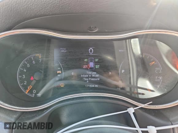 ✅ 2015 Jeep Grand Cherokee Altitude • VIN: 1C4RJEAG7FC192652 • Лот: 90270965. Опубликован ранее на Copart с пробегом 171 534 миль. Бесплатный доступ к архиву аукционных продаж из США и подробный отчёт об истории автомобиля на DreamBid. Изображение 9.