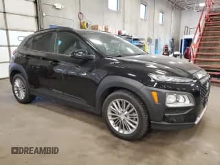 ✅ 2020 Hyundai Kona SEL Plus • VIN: KM8K6CAA2LU582272 • Лот: 73154814. Опубликован ранее на Copart с пробегом 54 008 миль. Бесплатный доступ к архиву аукционных продаж из США и подробный отчёт об истории автомобиля на DreamBid. Изображение 4.