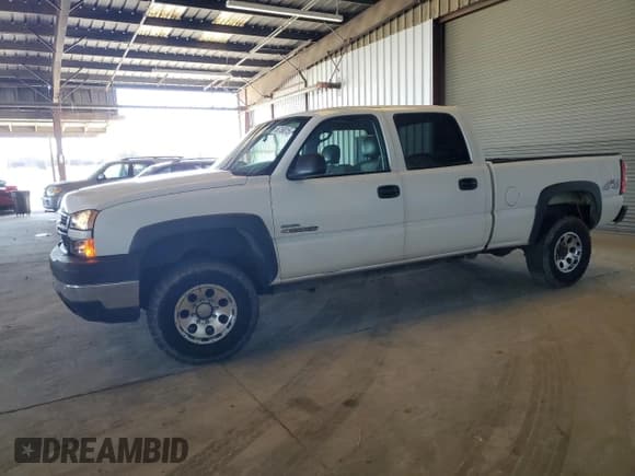 ✅ 2007 Chevrolet Silverado 2500HD LT3 • VIN: 1GCHK23D97F107255 • Лот: 66758015. Опубликован ранее на Copart с пробегом 433 768 миль. Бесплатный доступ к архиву аукционных продаж из США и подробный отчёт об истории автомобиля на DreamBid. Изображение 1.