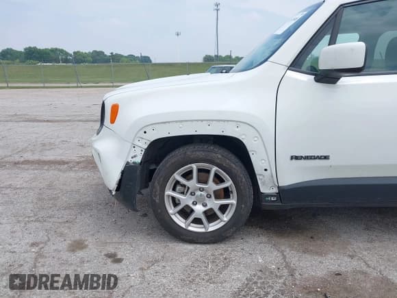 ✅ 2021 Jeep Renegade Latitude • VIN: ZACNJCBB5MPN14409 • Lot: 42445468. Listed on IAAI with 26,318 mi. Free auction sales archive from the USA and detailed vehicle history report at DreamBid. Image 6.