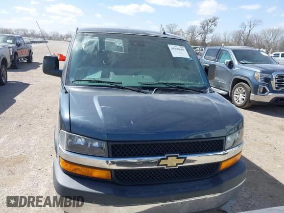 ✅ 2019 Chevrolet Express Passenger LT • VIN: 1GAZGPFG0K1239988 • Lot: 41830689. Wystawiony na IAAI z przebiegiem 112 943 mil. Bezpłatny archiwum sprzedaży aukcyjnych z USA i szczegółowy raport historii pojazdu na DreamBid. Zdjęcie 12.