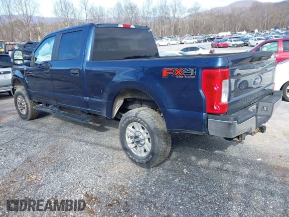 ✅ 2018 Ford F-250 XL • VIN: 1FT7W2B62JEB80712 • Lot: 41593737. Listed on IAAI with 118,231 mi. Free auction sales archive from the USA and detailed vehicle history report at DreamBid. Image 3.