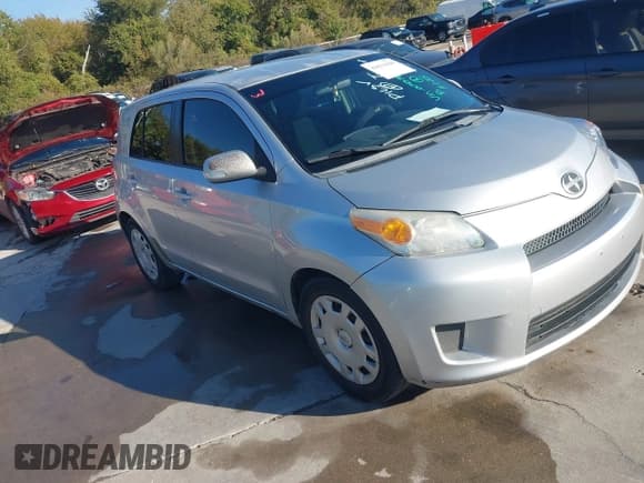✅ 2010 Scion xD • VIN: JTKKU4B48A1004578 • Lot: 43611048. Wystawiony na IAAI z przebiegiem 177 702 mil. Bezpłatny archiwum sprzedaży aukcyjnych z USA i szczegółowy raport historii pojazdu na DreamBid. Zdjęcie 1.