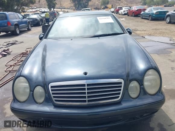 ✅ 2000 Mercedes-Benz CLK 320/430 • VIN: WDBLJ65G6YF157834 • Lot: 42544362. Wystawiony na IAAI z przebiegiem 171 112 mil. Bezpłatny archiwum sprzedaży aukcyjnych z USA i szczegółowy raport historii pojazdu na DreamBid. Zdjęcie 6.