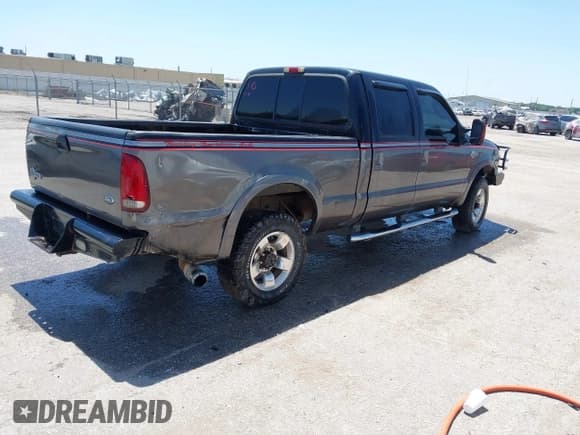 ✅ 2004 Ford F-250 XL • VIN: 1FTNW21P94EC77427 • Lot: 42240201. Listed on IAAI with Not provided. Free auction sales archive from the USA and detailed vehicle history report at DreamBid. Image 4.