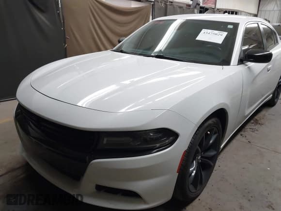 ✅ 2018 Dodge Charger SXT Plus • VIN: 2C3CDXHG4JH337056 • Lot: 43475029. Wystawiony na IAAI z przebiegiem 106 753 mil. Bezpłatny archiwum sprzedaży aukcyjnych z USA i szczegółowy raport historii pojazdu na DreamBid. Zdjęcie 6.