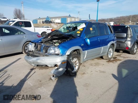 ✅ 2004 Suzuki Grand Vitara LX • VIN: JS3TD62V844103146 • Lot: 41495991. Wystawiony na IAAI z przebiegiem Nie podano. Bezpłatny archiwum sprzedaży aukcyjnych z USA i szczegółowy raport historii pojazdu na DreamBid. Zdjęcie 6.