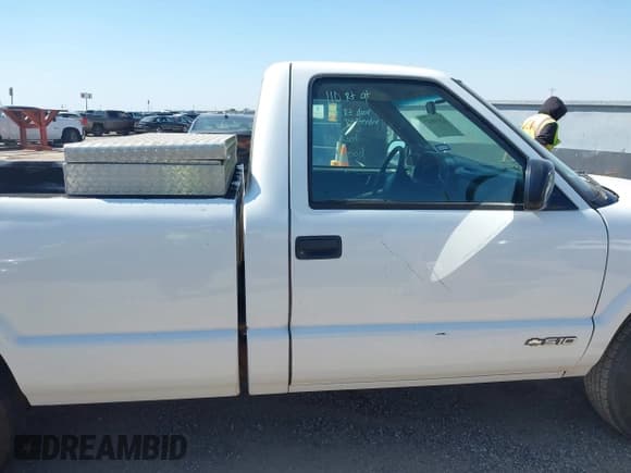 ✅ 2000 Chevrolet S-10 LS • VIN: 1GCCS145XYK204498 • Лот: 42930847. Опубликован ранее на IAAI с пробегом 177 415 миль. Бесплатный доступ к архиву аукционных продаж из США и подробный отчёт об истории автомобиля на DreamBid. Изображение 13.