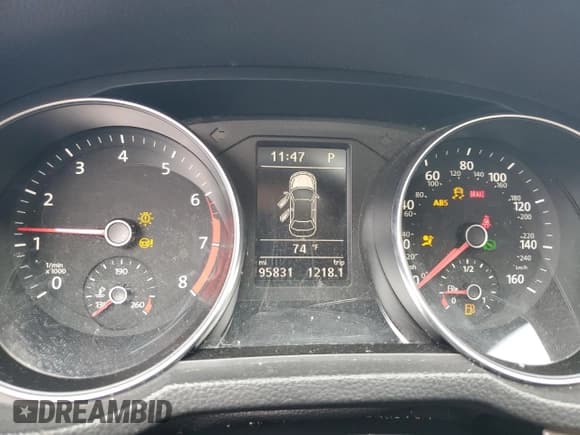 ✅ 2017 Volkswagen Passat SE • VIN: 1VWBT7A30HC012058 • Lot: 91635215. Wystawiony na Copart z przebiegiem 95 831 mil. Bezpłatny archiwum sprzedaży aukcyjnych z USA i szczegółowy raport historii pojazdu na DreamBid. Zdjęcie 9.