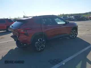 2025 Chevrolet Trax 2RS с VIN KL77LJEP8SC276989, выставлен на аукционе IAAI как лот 43341756 с пробегом 2 122 миль миль и . История ставок и продаж доступна на DreamBid. Изображение 4.