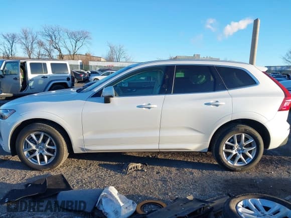 ✅ 2021 Volvo XC60 Momentum • VIN: YV4A22RKXM1783209 • Lot: 41289999. Listed on IAAI with 36,483 mi. Free auction sales archive from the USA and detailed vehicle history report at DreamBid. Image 14.