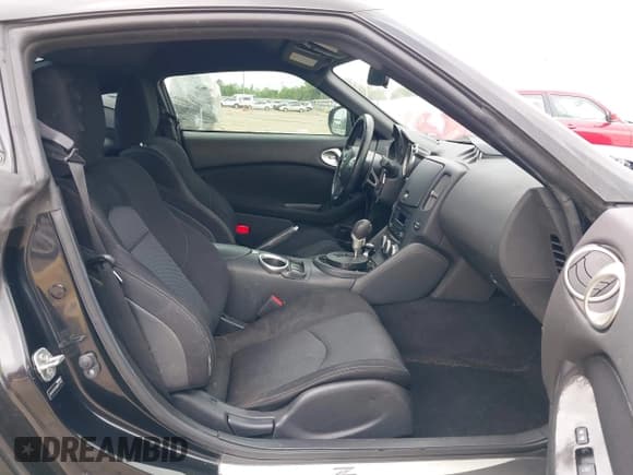 ✅ 2016 Nissan 370Z • VIN: JN1AZ4EH8GM931402 • Lot: 42273424. Wystawiony na IAAI z przebiegiem 105 184 mil. Bezpłatny archiwum sprzedaży aukcyjnych z USA i szczegółowy raport historii pojazdu na DreamBid. Zdjęcie 5.