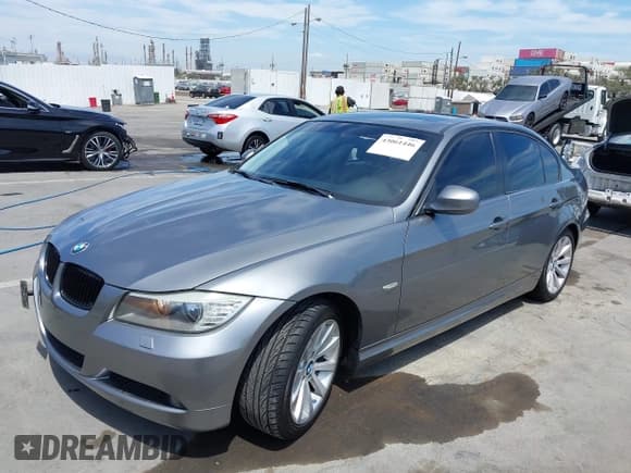 ✅ 2011 BMW 3 Series 328i • VIN: WBAPH5C53BF093444 • Lot: 43061446. Listed on IAAI with 131,634 mi. Free auction sales archive from the USA and detailed vehicle history report at DreamBid. Image 2.
