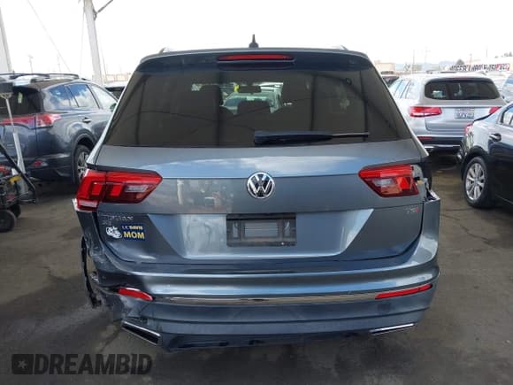 ✅ 2018 Volkswagen Tiguan SEL • VIN: 3VV3B7AX5JM190020 • Лот: 42260228. Опубликован ранее на IAAI с пробегом 83 142 миль. Бесплатный доступ к архиву аукционных продаж из США и подробный отчёт об истории автомобиля на DreamBid. Изображение 17.