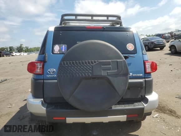 ✅ 2011 Toyota FJ Cruiser • VIN: JTEBU4BF2BK110489 • Lot: 64169235. Wystawiony na Copart z przebiegiem 164 516 mil. Bezpłatny archiwum sprzedaży aukcyjnych z USA i szczegółowy raport historii pojazdu na DreamBid. Zdjęcie 6.