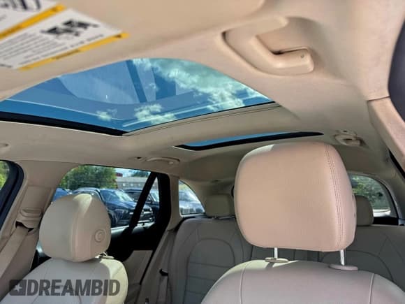 ✅ 2018 Mercedes-Benz GLC 300 • VIN: WDC0G4KB4JV044129 • Lot: 95309255. Wystawiony na Copart z przebiegiem 151 491 mil. Bezpłatny archiwum sprzedaży aukcyjnych z USA i szczegółowy raport historii pojazdu na DreamBid. Zdjęcie 13.