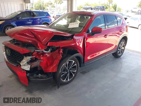 ✅ 2023 Mazda CX-5 S Premium Plus • VIN: JM3KFBEM4P0227787 • Lot: 42567439. Wystawiony na IAAI z przebiegiem 21 779 mil. Bezpłatny archiwum sprzedaży aukcyjnych z USA i szczegółowy raport historii pojazdu na DreamBid. Zdjęcie 2.