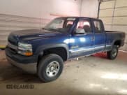 ✅ 2002 Chevrolet Silverado 2500HD LS • VIN: 1GCHK29UX2E202204 • Лот: 81839385. Опубликован ранее на Copart с пробегом 111 639 миль. Бесплатный доступ к архиву аукционных продаж из США и подробный отчёт об истории автомобиля на DreamBid. Изображение 1.